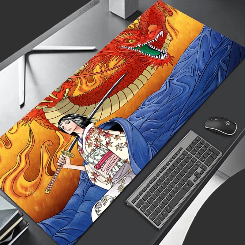 لوحة ماوس يابانية بتصميم فتاة  - مراجعة Pc Gaming Custom وسعره